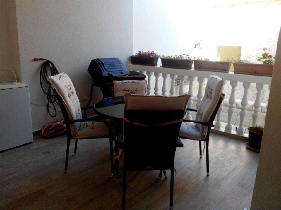 Apartmani Linda Vodice Eksteriør bilde