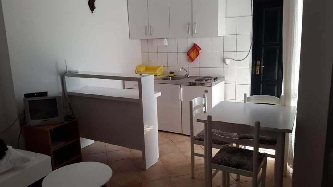 Apartmani Linda Vodice Eksteriør bilde