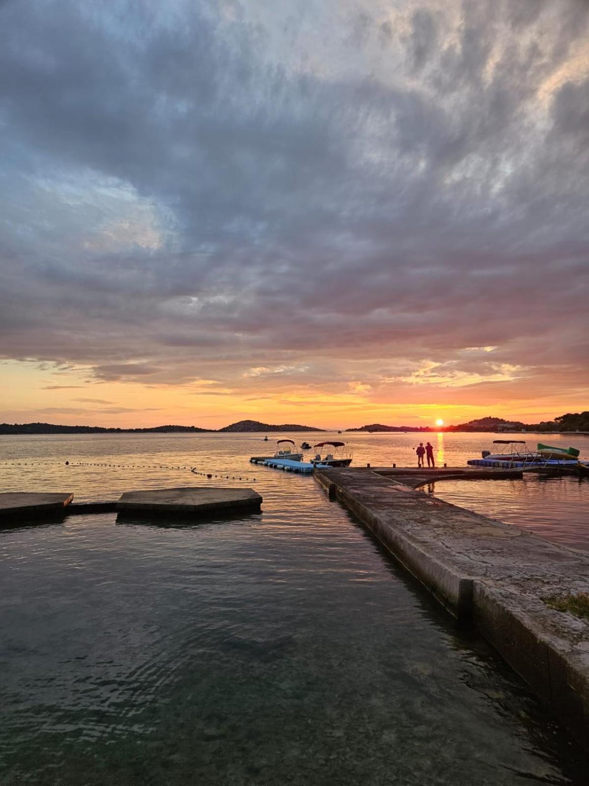 Apartmani Linda Vodice Eksteriør bilde
