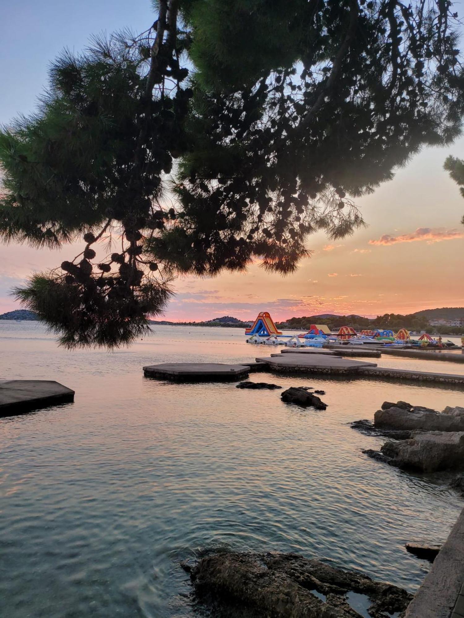 Apartmani Linda Vodice Eksteriør bilde
